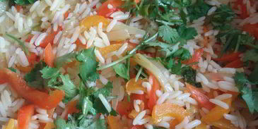 котлеты по-корейски на подушке из риса с овощами