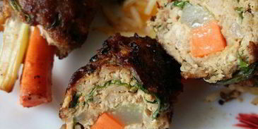 котлеты по-корейски на подушке из риса с овощами