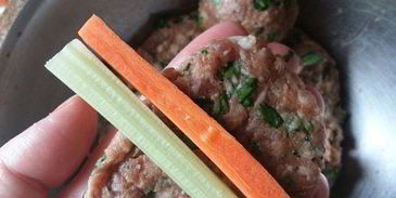 котлеты по-корейски на подушке из риса с овощами