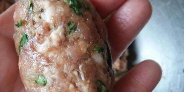 котлеты по-корейски на подушке из риса с овощами