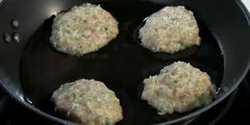 куриные котлеты с овощным салатом