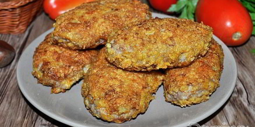 Рецепт мясных котлет в хрустящей панировке