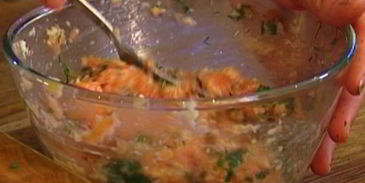 паровые рыбные котлетки со шпинатом