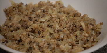 рубленые куриные котлеты с грибами и базиликом