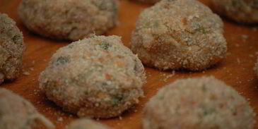 рубленые куриные котлеты с грибами и базиликом