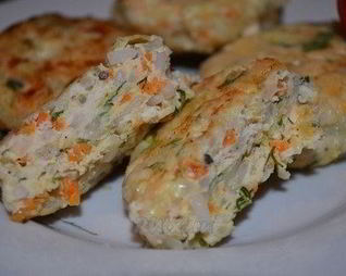 Сочные куриные котлетки с рисом и овощами