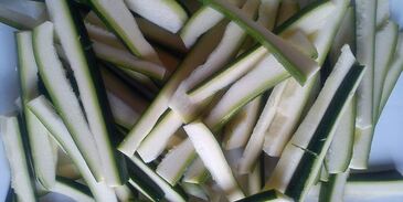 лапша из цукини с кунжутом