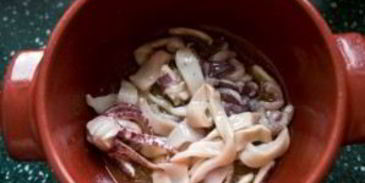 лапша с чернилами каракатицы