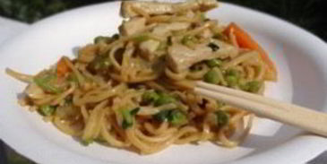 лапша с подливой