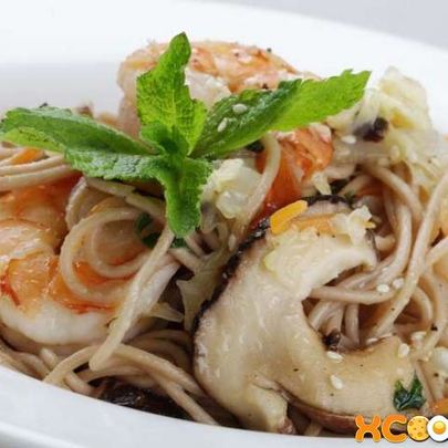 Лапша соба с креветками