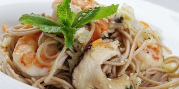 лапша соба с креветками