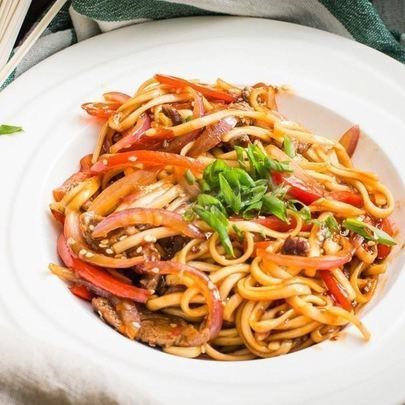 Лапша Удон со свининой в сладком соусе