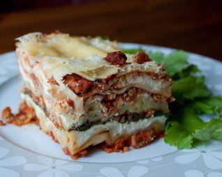 Лазанья с индейкой и шпинатом