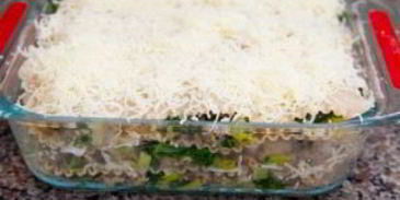 лазанья с курицей и овощами