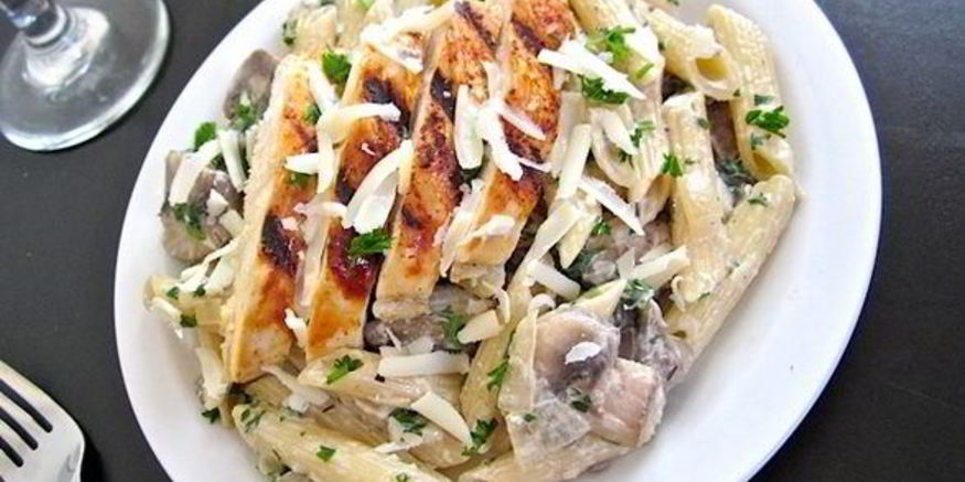 Рецепт макарон с грибами и курицея