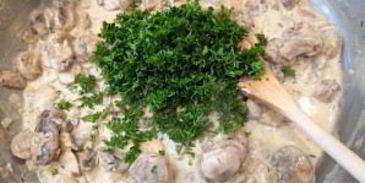 макароны с грибами и курицей