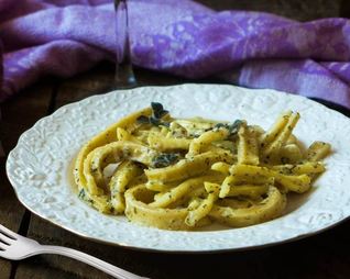 Макароны с кальмарами в сливочном соусе