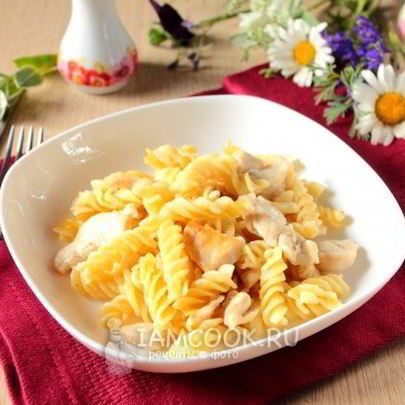 Макароны с курицей в мультиварке