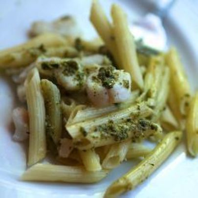 Макароны с окунем и песто