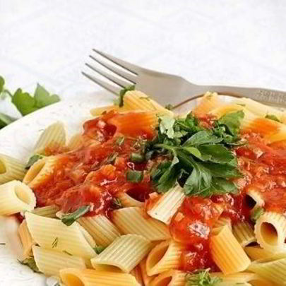 Макароны с соусом