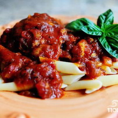 Паста Пенне с курицей и соусом Маринара