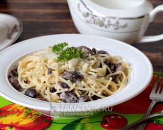 Паста с грибами в сливочном соусе