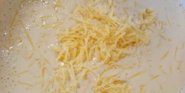 паста с кабачками и ветчиной в сырном соусе