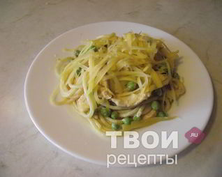 Паста с курицей и зеленым горошком