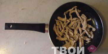 паста с курицей и зеленым горошком