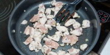 паста с курицей в сливочном соусе