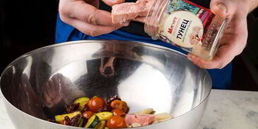 паста с овощами и тунцом