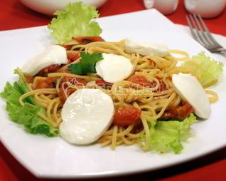 Паста с помидорами черри