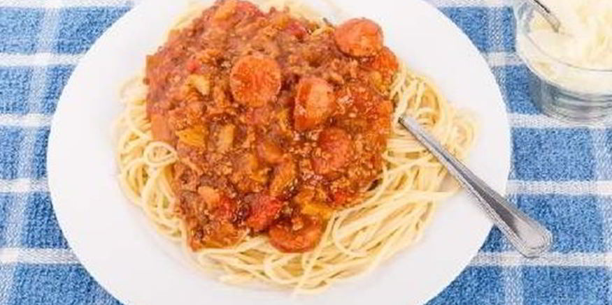 Рецепт спагетти болонез с колбасой и грибами