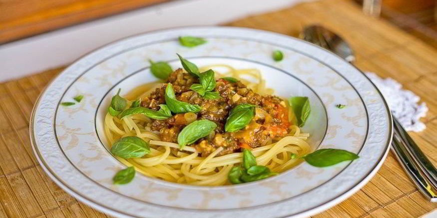 Рецепт спагетти болоньезе с соевым фаршем