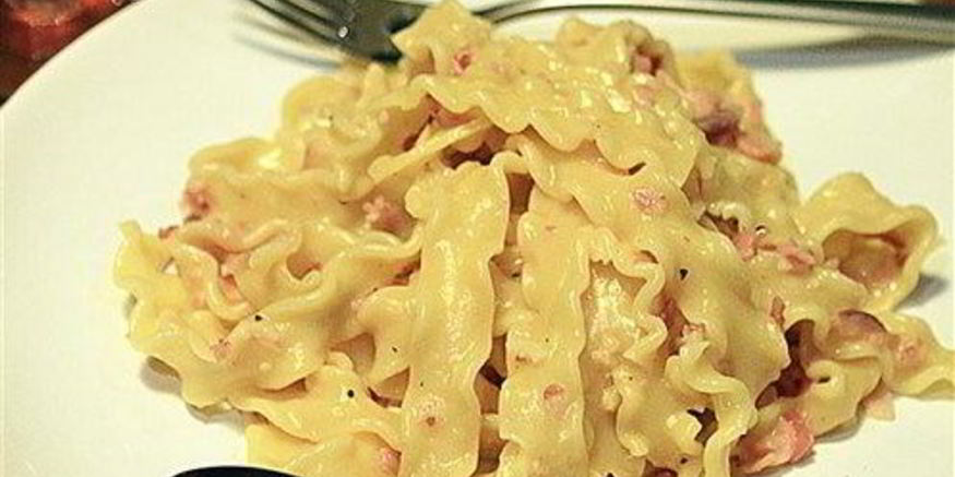 Рецепт спагетти карбонара с красным луком