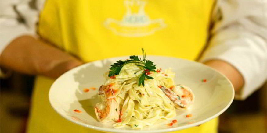 Рецепт спагетти с креветками в сливочнома соусе в мультиварке