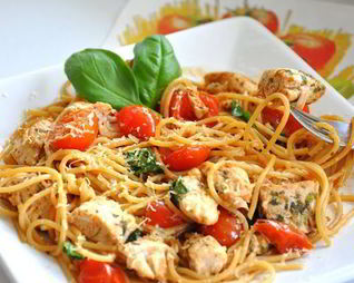 Спагетти с курицей и помидорками Черри