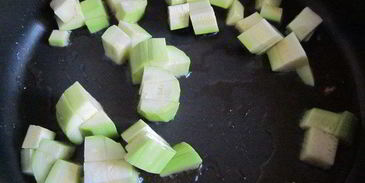 спагетти с соусом из кабачков