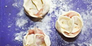 манты на сковороде