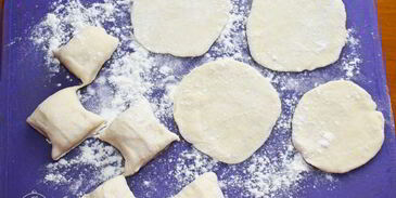 манты на сковороде