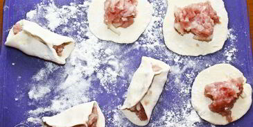 манты на сковороде