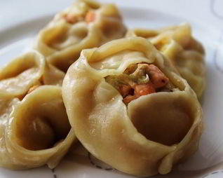 Манты с семгой и шафраном