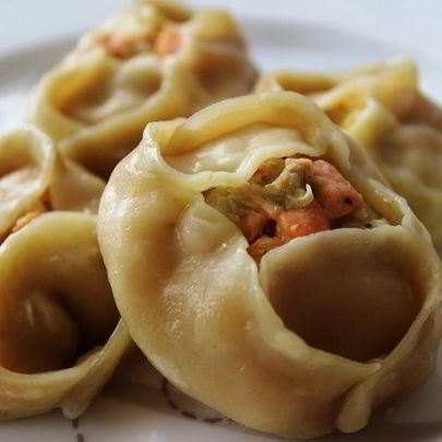 Манты с семгой и шафраном