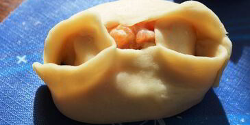 манты с семгой и шафраном