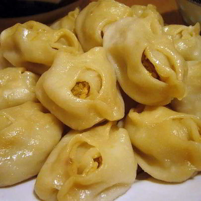 Манты со свининой и тыквой