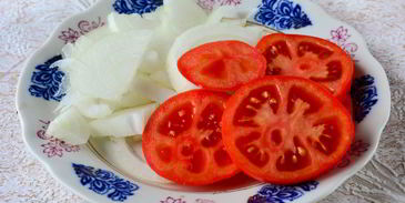 мясо по-французски из свинины с помидорами