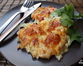 Мясо по-французски с брынзой