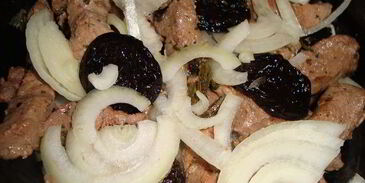 ароматная свинина с черносливом