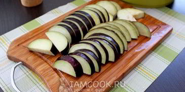 говядина тушеная с помидорами, луком и болгарским перцем