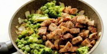 индейка с брокколи